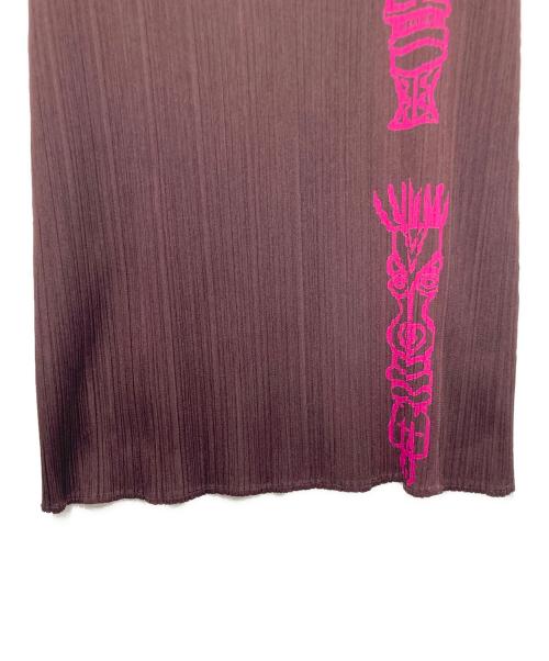 PLEATS PLEASE（プリーツプリーズ）PLEATS PLEASE (プリーツプリーズ) トーテムポール柄プリーツブラウス ボルドー サイズ:3の古着・服飾アイテム