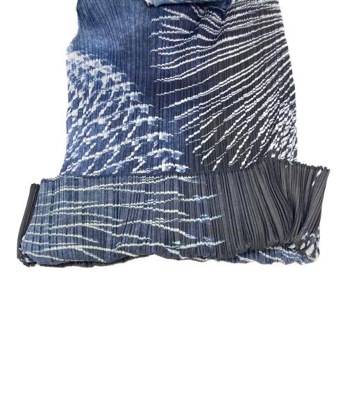 PLEATS PLEASE（プリーツプリーズ）PLEATS PLEASE (プリーツプリーズ) Motion Dressラインプリントワンピース ブルー×ブラック サイズ:4の古着・服飾アイテム