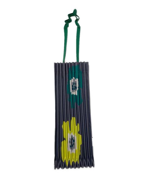 me ISSEY MIYAKE（ミーイッセイ ミヤケ）me ISSEY MIYAKE (ミーイッセイ ミヤケ) GROW TRUNK PLEATS BAG グレー×グリーンの古着・服飾アイテム