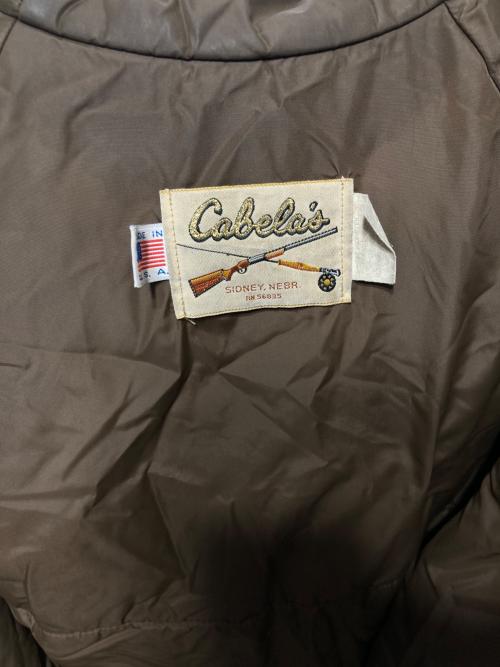 Cabela's（カベラス）Cabela's (カベラス) シャドーグラスカモ柄パフジャケット ブラウン サイズ:不明の古着・服飾アイテム