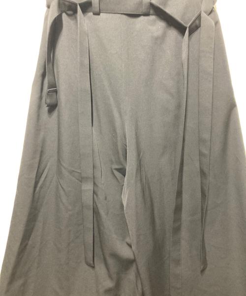 LIMI feu（リミフゥ）LIMI feu (リミフゥ) ウエストロングベルトワイドパンツ ブラック サイズ:2の古着・服飾アイテム