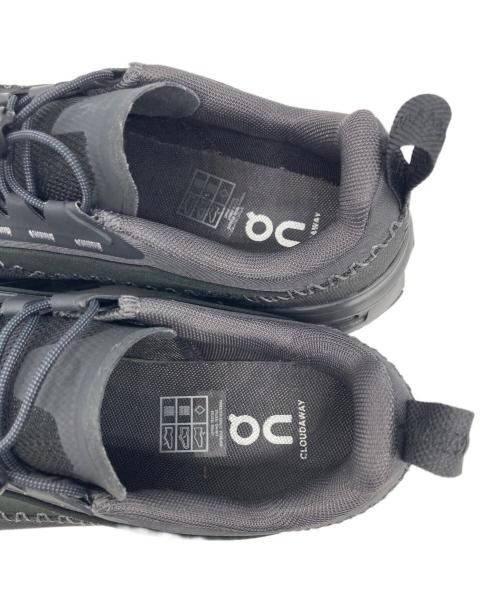 on（オン）on (オン) ローカットスニーカー ブラック サイズ:25.5の古着・服飾アイテム