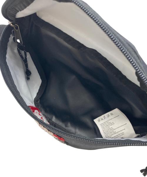 EASTPAK（イーストパック）EASTPAK (イーストパック) MM6 Maison Margiela (エムエムシックスメゾンマルジェラ) ボディーバッグ ブラックの古着・服飾アイテム
