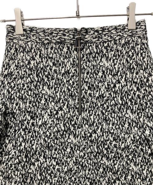 UNITED TOKYO（ユナイテッドトーキョー）UNITED TOKYO (ユナイテッドトーキョー) グリムジャガードボリュームスカート ホワイト×ブラック サイズ:2の古着・服飾アイテム