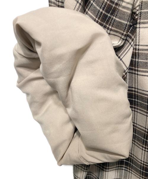 Noela（ノエラ）Noela (ノエラ) ボリュームスリーブアイラインワンピース ベージュ サイズ:freeの古着・服飾アイテム
