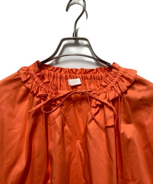 BALLSEY（ボールジィ）BALLSEY (ボールジィ) ハイカウントサテン フリルネックブラウス オレンジ サイズ:36の古着・服飾アイテム