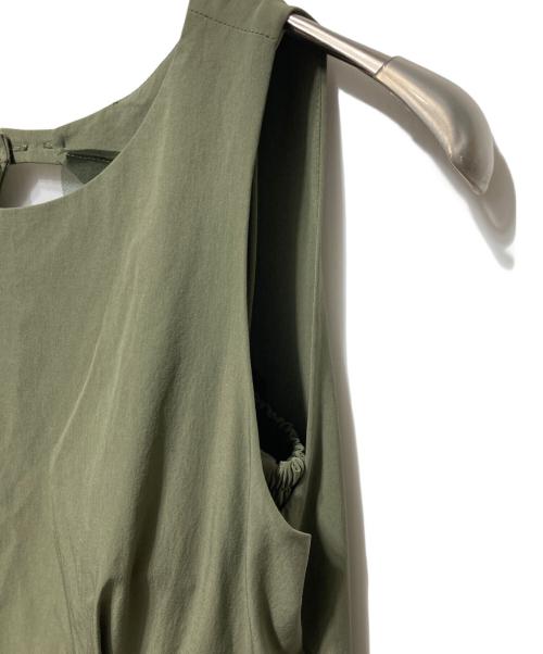 COCODEAL（ココディール）COCODEAL (ココディール) ブラトップ×バックオープンナイロンワンピース カーキ サイズ:2の古着・服飾アイテム