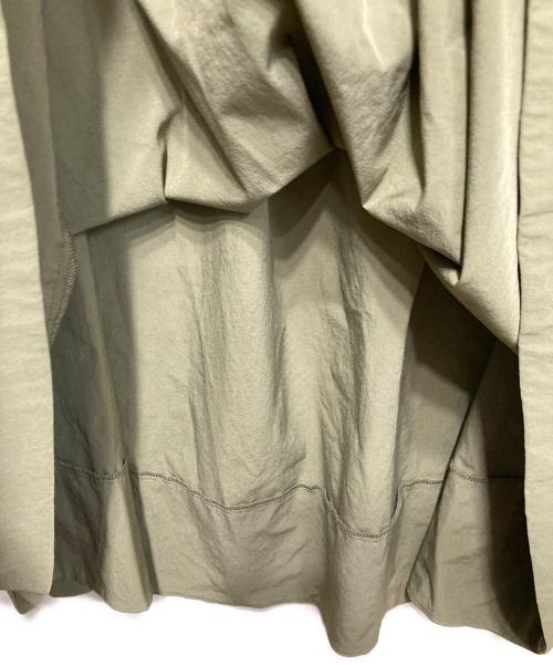 COCODEAL（ココディール）COCODEAL (ココディール) ブラトップ×バックオープンナイロンワンピース カーキ サイズ:2の古着・服飾アイテム