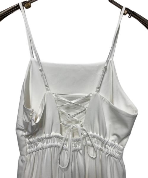 furfur（ファーファー）furfur (ファーファー) プリーツティアードキャミワンピース ホワイト サイズ:Fの古着・服飾アイテム