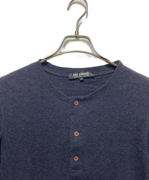 RAF SIMONS（ラフシモンズ）RAF SIMONS (ラフシモンズ) ヘンリーネックカットソー ネイビー サイズ:48の古着・服飾アイテム