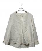 maison de Dolce.メゾンドドルチェ）の古着「キーネックパールフレアブラウス」｜ホワイト