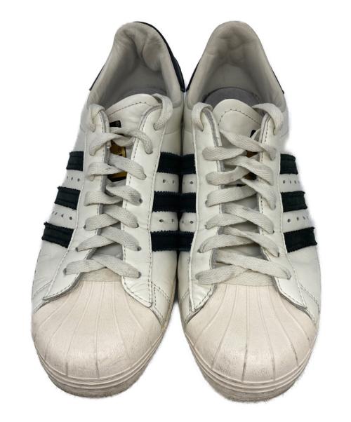 adidas（アディダス）adidas (アディダス) スニーカー ホワイト サイズ:27の古着・服飾アイテム