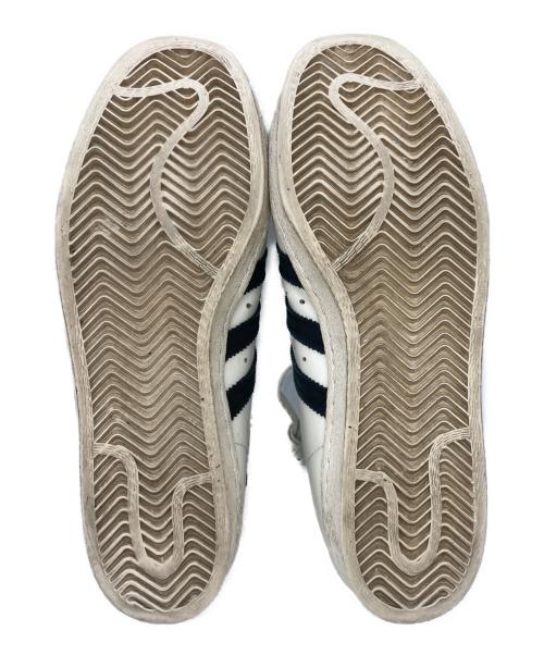 adidas（アディダス）adidas (アディダス) スニーカー ホワイト サイズ:27の古着・服飾アイテム