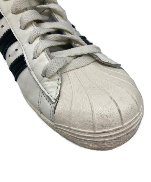 adidas（アディダス）adidas (アディダス) スニーカー ホワイト サイズ:27の古着・服飾アイテム