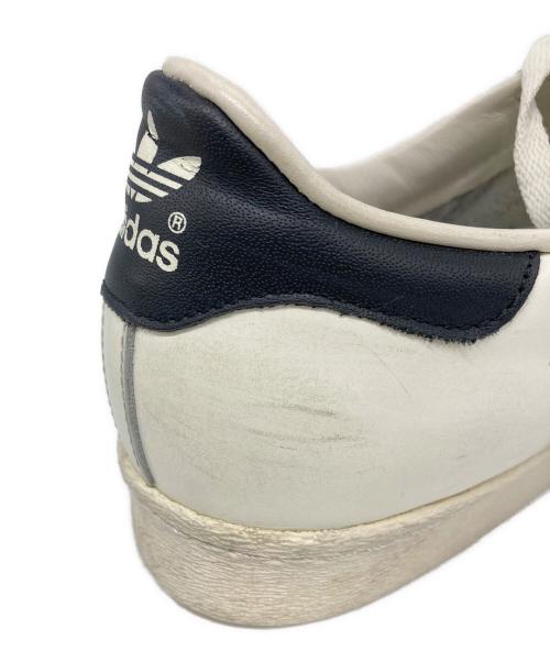 adidas（アディダス）adidas (アディダス) スニーカー ホワイト サイズ:27の古着・服飾アイテム