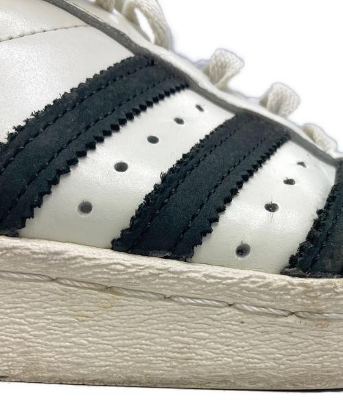 adidas（アディダス）adidas (アディダス) スニーカー ホワイト サイズ:27の古着・服飾アイテム