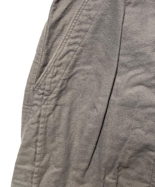 gourmet jeans（グルメジーンズ）GOURMET JEANS (グルメジーンズ) SNAP BUSH パラシュートパンツ グレー サイズ:3の古着・服飾アイテム