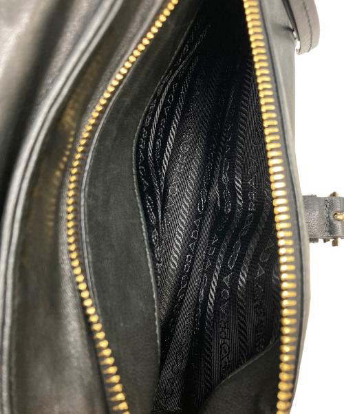 PRADA（プラダ）PRADA (プラダ) エクスプローラーラージナッパレザーショルダーバッグ ブラックの古着・服飾アイテム