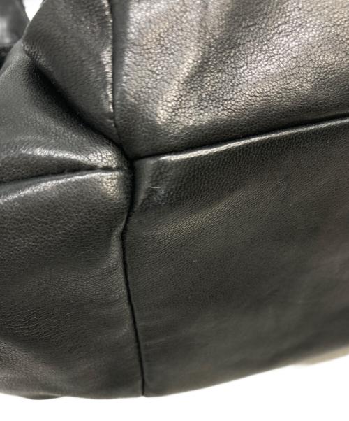 PRADA（プラダ）PRADA (プラダ) エクスプローラーラージナッパレザーショルダーバッグ ブラックの古着・服飾アイテム