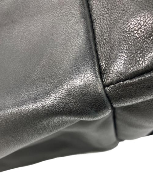 PRADA（プラダ）PRADA (プラダ) エクスプローラーラージナッパレザーショルダーバッグ ブラックの古着・服飾アイテム