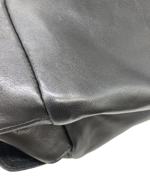 PRADA（プラダ）PRADA (プラダ) エクスプローラーラージナッパレザーショルダーバッグ ブラックの古着・服飾アイテム