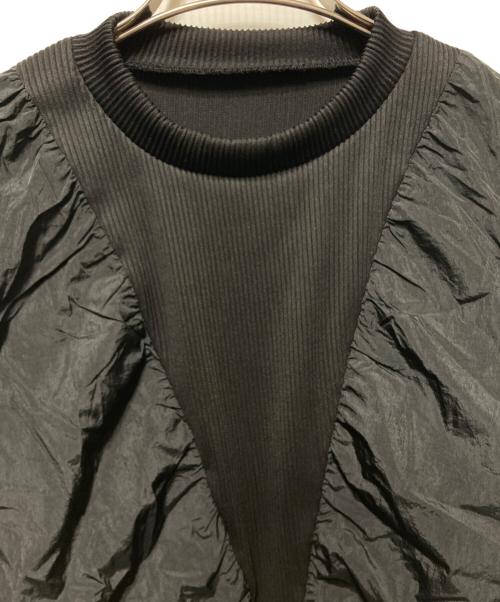 THINGS THAT MATTER（シングスザットマター）THINGS THAT MATTER (シングスザットマター) STONE NYLON GATHER PULLOVER ブラック サイズ:FREEの古着・服飾アイテム