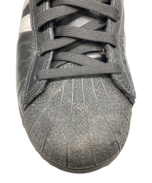 adidas（アディダス）adidas (アディダス) スニーカー ブラック サイズ:28.5の古着・服飾アイテム