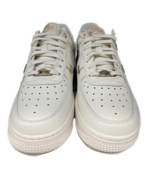 NIKE（ナイキ）NIKE (ナイキ) ローカットスニーカー ホワイト サイズ:24.5の古着・服飾アイテム