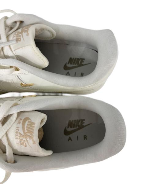 NIKE（ナイキ）NIKE (ナイキ) ローカットスニーカー ホワイト サイズ:24.5の古着・服飾アイテム