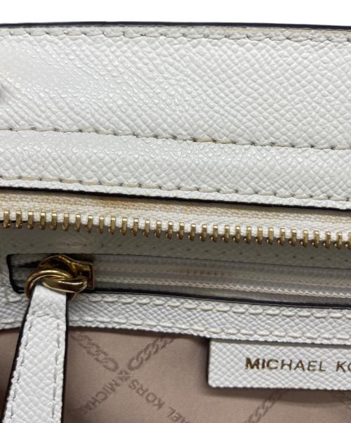 MICHAEL KORS（マイケル・コース）MICHAEL KORS (マイケル・コース) ショルダーバッグ ホワイトの古着・服飾アイテム