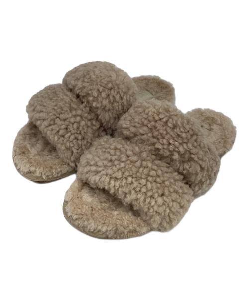 UGG（アグ）UGG (アグ) フラッフ イヤー スライドサンダル ベージュ サイズ:23の古着・服飾アイテム