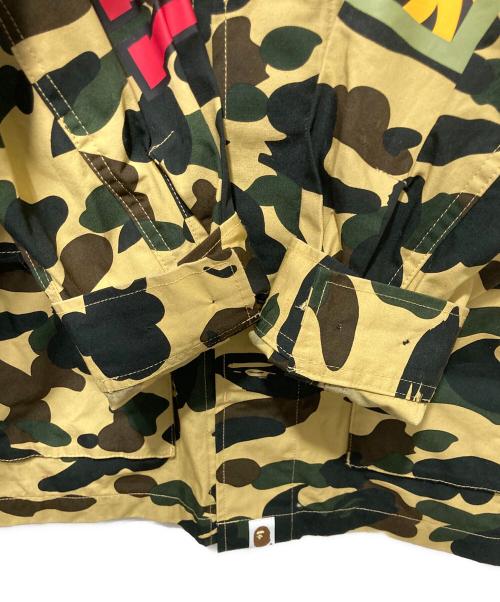 A BATHING APE（アベイシングエイプ）A BATHING APE (アベイシングエイプ) コットン カモ シャーク ワッペン ワークシャツジャケット ベージュ×カーキ サイズ:Mの古着・服飾アイテム