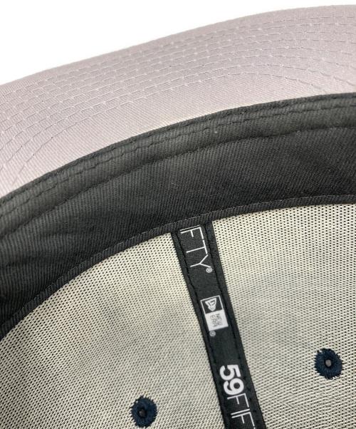 New Era（ニューエラ）New Era (ニューエラ) SUPREME (シュプリーム) キャップ ネイビー サイズ:7 3/8の古着・服飾アイテム