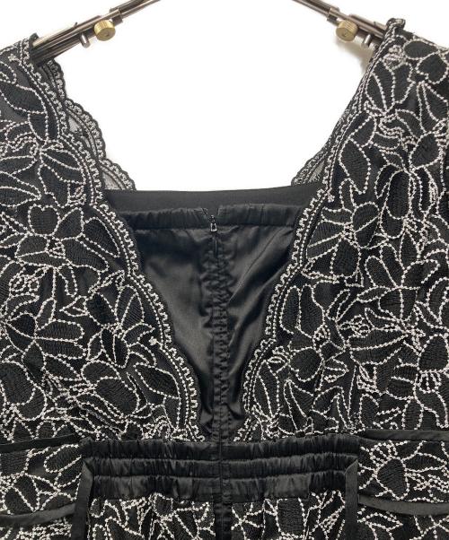 Lily Brown（リリーブラウン）Lily Brown (リリーブラウン) エンブロイダリーレイヤードドレス ブラックの古着・服飾アイテム