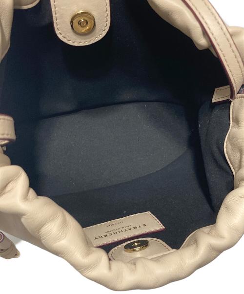 STRATHBERRY（ストラスベリー）STRATHBERRY (ストラスベリー) Charlotte Drawstringバッグ/チャーロットドローストリングバッグ ベージュの古着・服飾アイテム