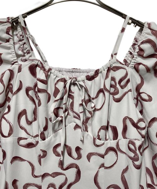 Snidel（スナイデル）Snidel (スナイデル) リボンプリントワンピ グレーの古着・服飾アイテム