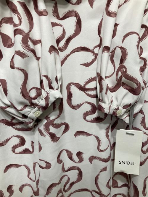 Snidel（スナイデル）Snidel (スナイデル) リボンプリントワンピ グレーの古着・服飾アイテム