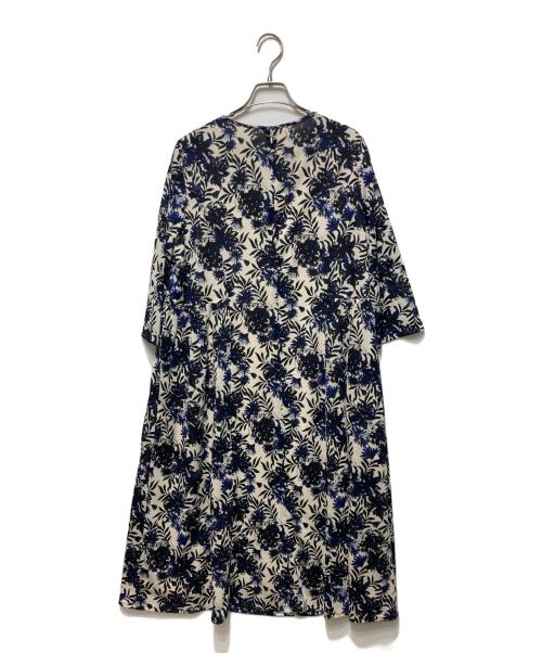 Leilian（レリアン）Leilian (レリアン) リーフ柄フレアワンピース ホワイト×ブルー サイズ:13の古着・服飾アイテム