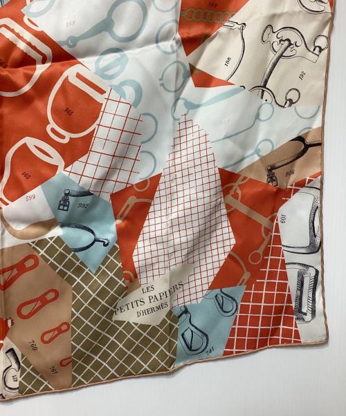 HERMES（エルメス）HERMES (エルメス) スカーフ ホワイト×オレンジの古着・服飾アイテム