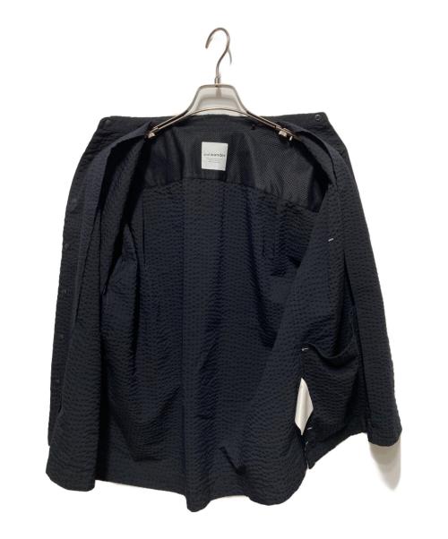 and wander（アンドワンダー）and wander (アンドワンダー) dry soft seersucker SS shirt/ドライソフトシアサッカーシャツ ブラック サイズ:Ｓの古着・服飾アイテム