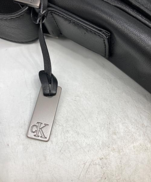 Calvin Klein（カルバンクライン）Calvin Klein (カルバンクライン) メッセンジャーバッグ ブラックの古着・服飾アイテム