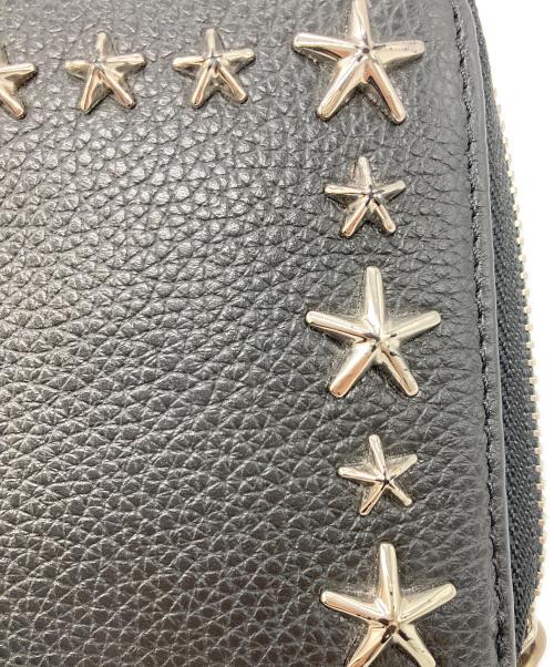 JIMMY CHOO（ジミーチュウ）JIMMY CHOO (ジミーチュウ) スタスタッズラウンドファスナーウォレット ブラックの古着・服飾アイテム