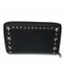 JIMMY CHOO (ジミーチュウ) スタスタッズラウンドファスナーウォレット ブラック：25000円