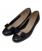 Salvatore Ferragamoサルヴァトーレ フェラガモ）の古着「ヴァラリボンパンプス」｜ブラック