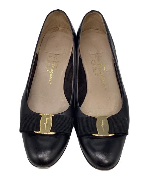 Salvatore Ferragamo（サルヴァトーレ フェラガモ）Salvatore Ferragamo (サルヴァトーレ フェラガモ) ヴァラリボンパンプス ブラック サイズ:7の古着・服飾アイテム