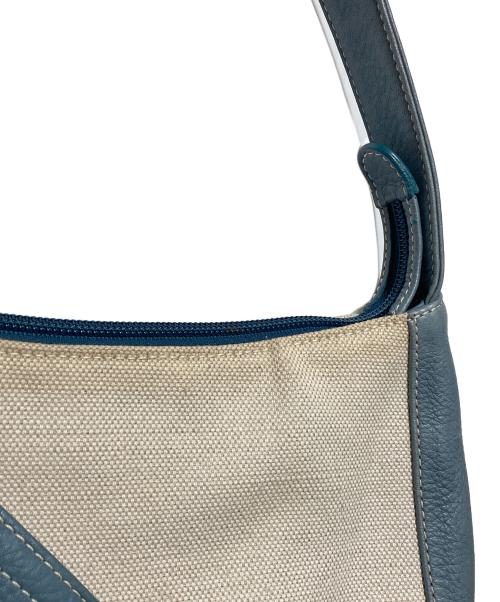 LOEWE（ロエベ）LOEWE (ロエベ) アナグラムスタッズキャンバスワンショルダーバッグ ブルー×ホワイトの古着・服飾アイテム