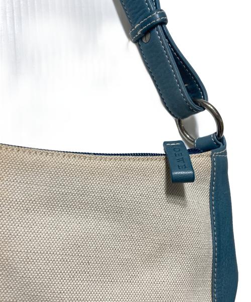 LOEWE（ロエベ）LOEWE (ロエベ) アナグラムスタッズキャンバスワンショルダーバッグ ブルー×ホワイトの古着・服飾アイテム