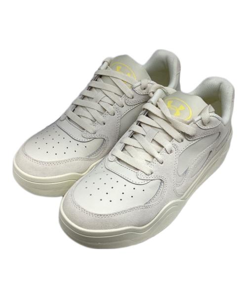 UNDER ARMOUR（アンダーアーマー）UNDER ARMOUR (アンダーアーマー) スニーカー ベージュ サイズ:26.5の古着・服飾アイテム