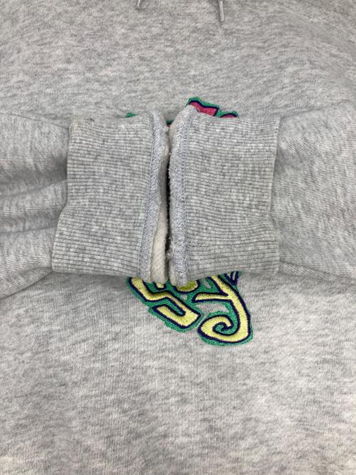 stussy（ステューシー）stussy (ステューシー) ロゴ刺繍パーカー グレー サイズ:Mの古着・服飾アイテム