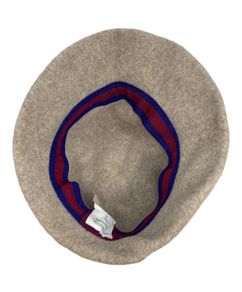 Vivienne Westwood（ヴィヴィアンウエストウッド）Vivienne Westwood (ヴィヴィアンウエストウッド) オーブ刺繍バスククロッシェ ベージュの古着・服飾アイテム